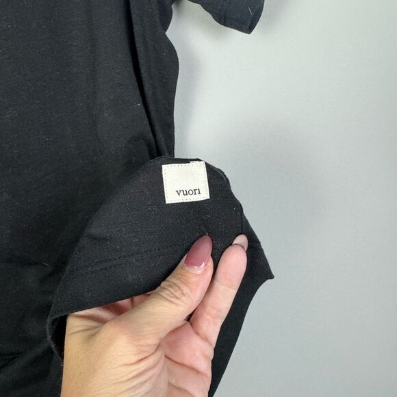 VUORI | Men’s Black Current Tech Tee Lightweight Contrast Stitch Size Medium - Picture 8 of 11